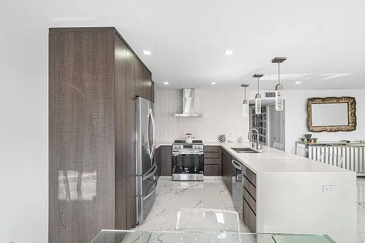2 bed, 896 sqft, $3,000 — Photo 3