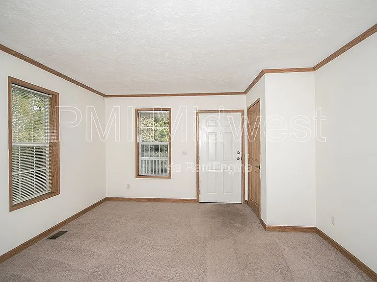 11845 Center St — Photo 5