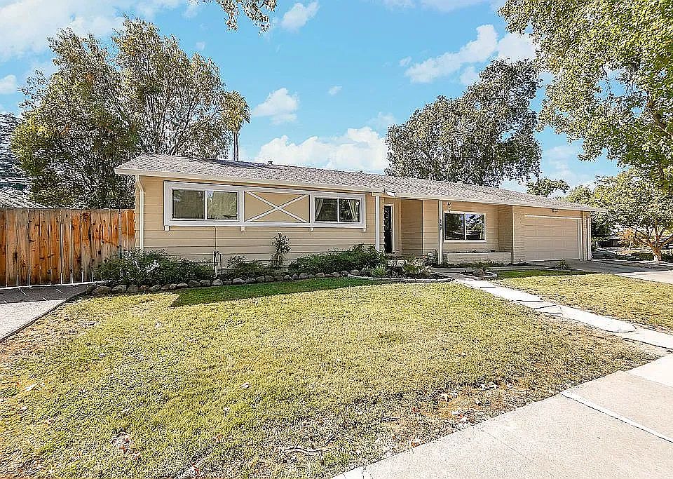 1st image of 849 Savannah Cir