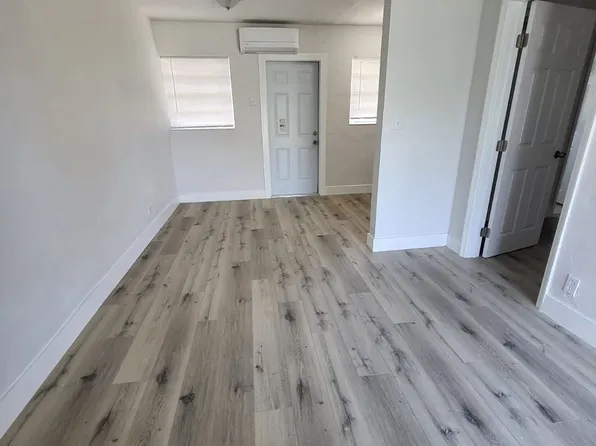 137 SW 5th Ct #1-3, Dania, FL 33004