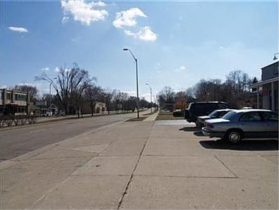 2nd image of 2359 S Dixie Dr