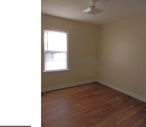 5th image of 2654 Howard St NE