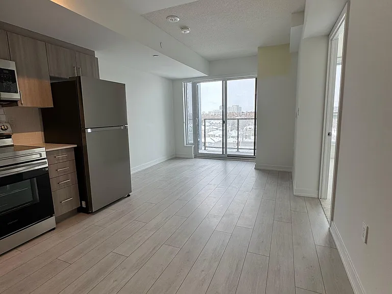 556 Marlee Ave #621 — Photo 4