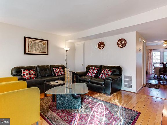 5th image of 14583 Earlham Ct