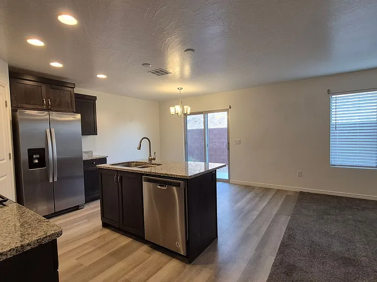 1432 E Trilobite Dr — Photo 9