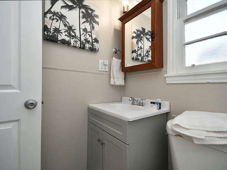 85 Allen St — Photo 25