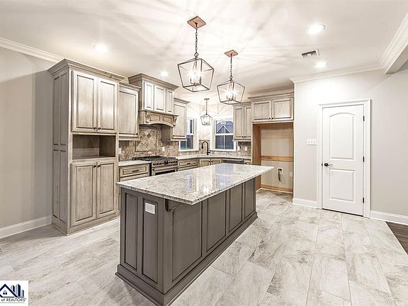 2nd image of 132 Waterford Dr