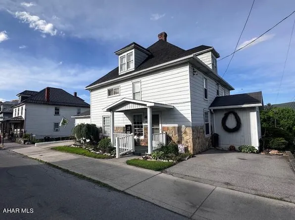 341 Locust St, Roaring Spring, PA 16673