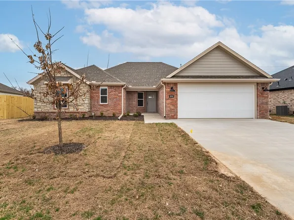 894 Silver Birch St, Springdale, AR 72762