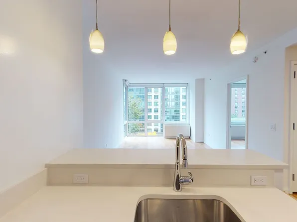 795 Columbus Avenue image 3 of 9