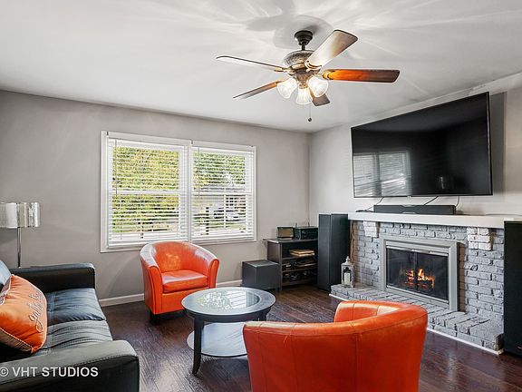 2nd image of 209 Larchwood Ln