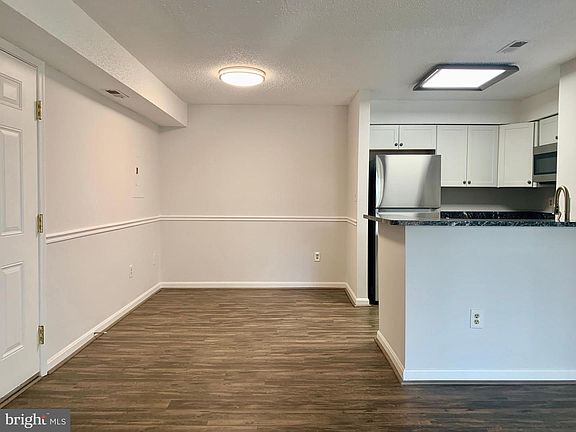 4th image of 6914 Mary Caroline Cir #G