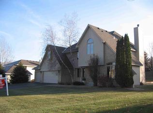 7969 Chesshire Ct N, Maple Grove, MN 55311