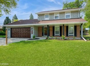 9719 W Teresa Ln, Milwaukee, WI 53224