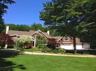 17455 Mountain Plat Dr, Grand Haven, MI 49417