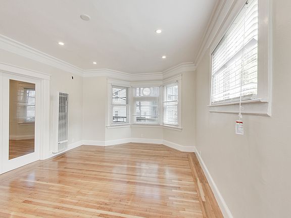 3rd image of 1415 Clay St APT 1