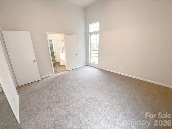 4th image of 2326 Linda Lou Ct