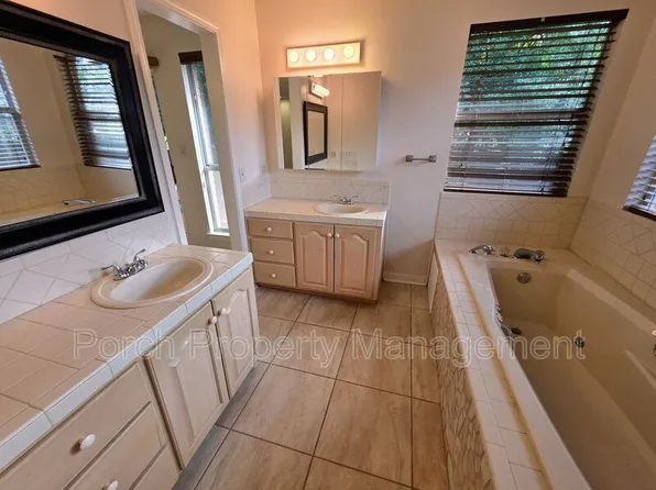 303 Shoreline Dr, Gulf Breeze, FL 32561