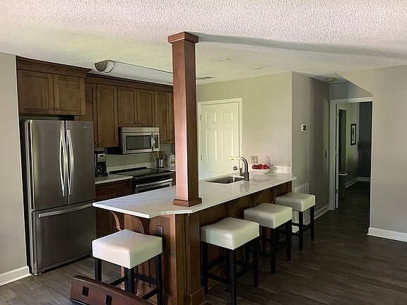 Kitchen with eating area