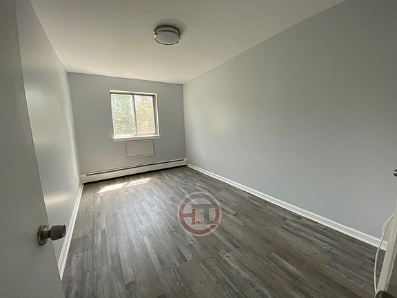 4th image of 3210 Spencer Dr #1