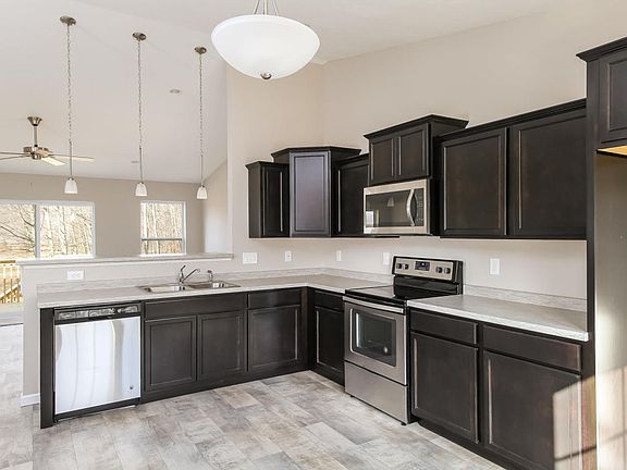 5th image of 11947 Wooddyke Dr NE
