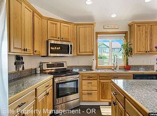 628 S 19th St, Philomath, OR 97370