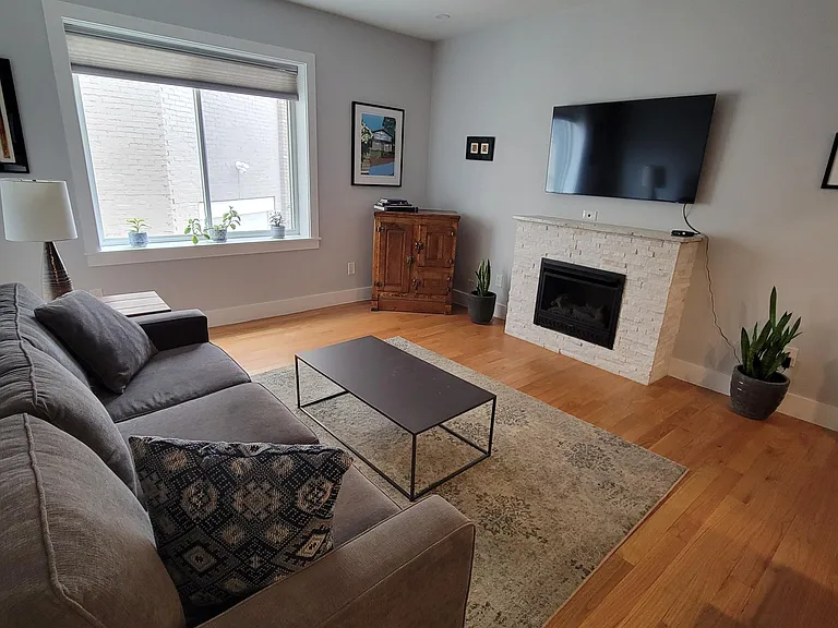 1700 2nd St NW #5 — Photo 4