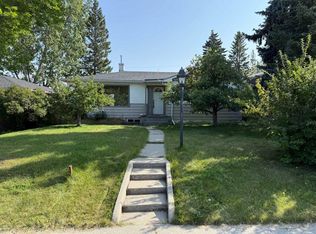 3243 NW Kenmare Cres SW, Calgary, AB T3E4R4
