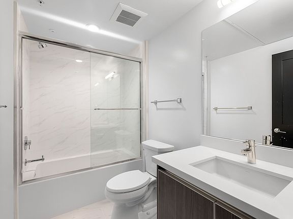 5th image of 642 N Hobart Blvd #402