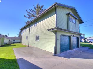 405 Arnold Ln, Brookings, OR 97415