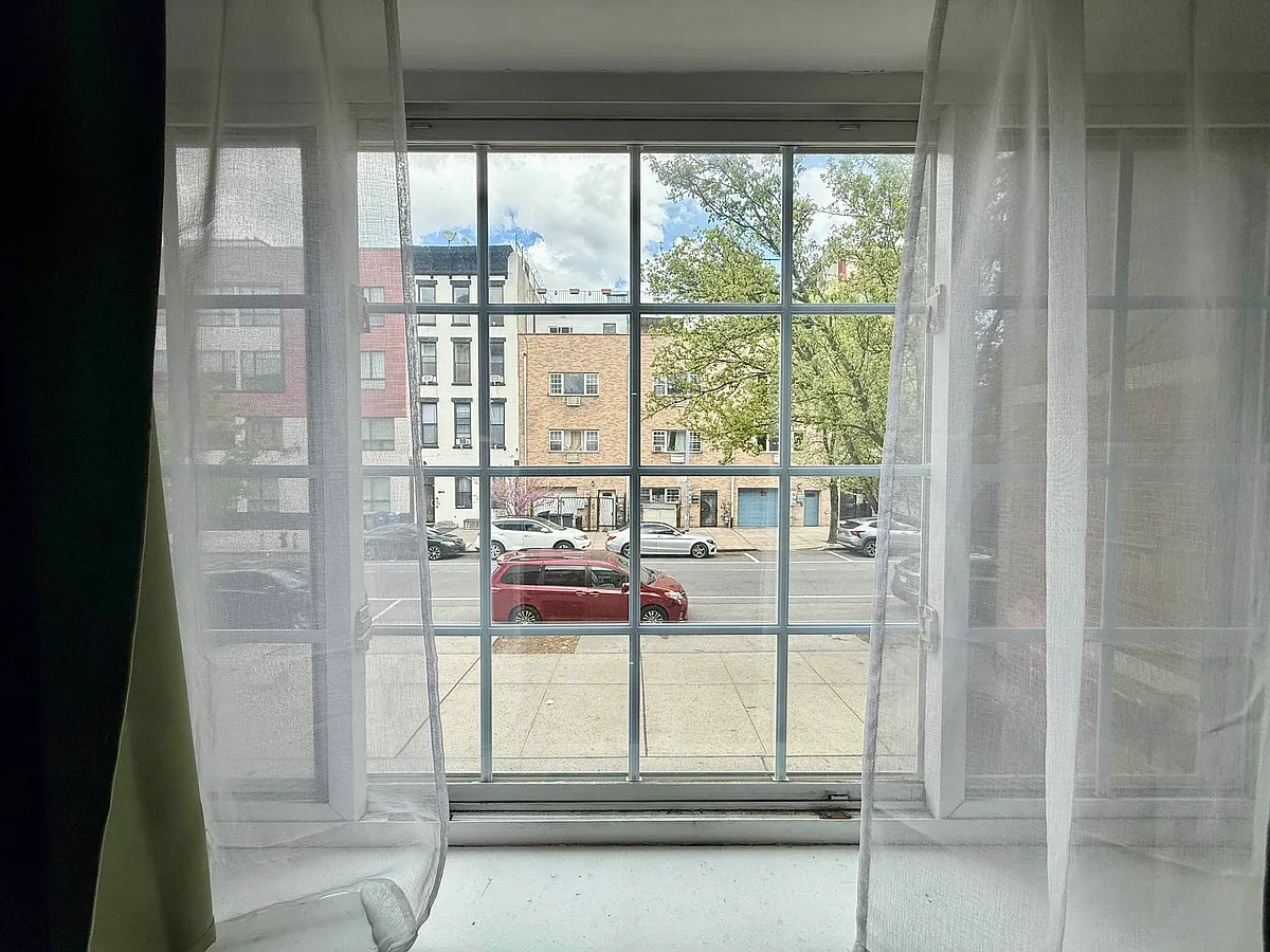 Building Photo - 297 Tompkins Ave #2