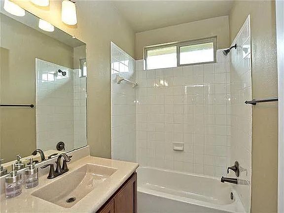 3rd full Bathroom - upstairs (can be used as kids bathroom too)