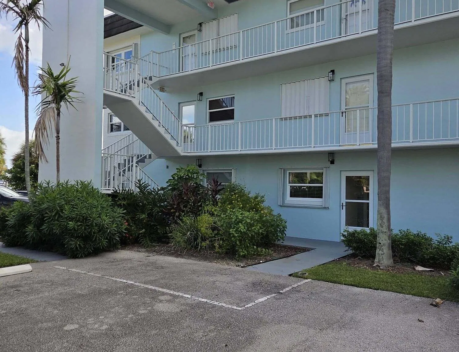 2 bed, 2.0 bath, 1092 sqft, $15,000 — Photo 3