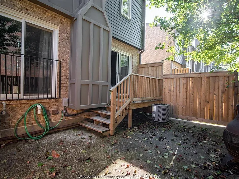 3925 Riverside Dr E — Photo 25