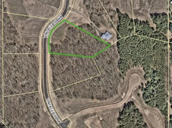 20041 Vintage Dr NW, Oak Grove, MN 55303