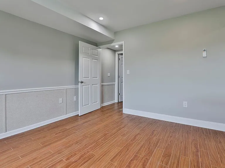 41A Howe Ln — Photo 9