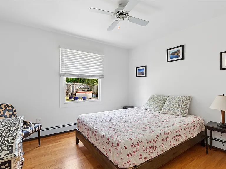 179 Redwood Rd — Photo 14