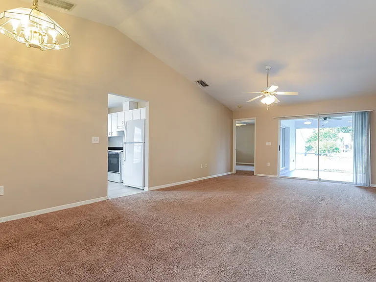 1205 Oak Trace Dr — Photo 4