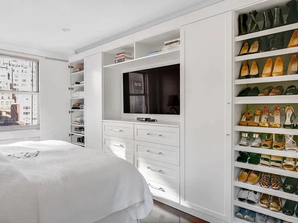 310 East 70th Street image 6 of 11