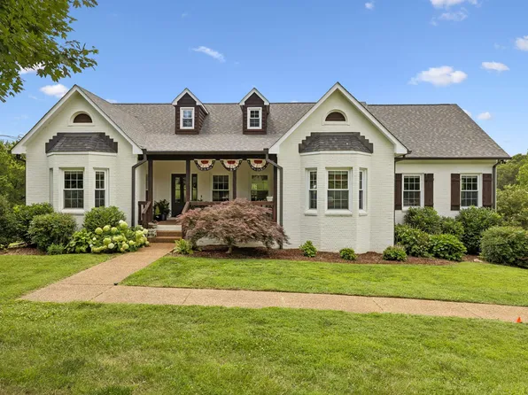 6429 Trails End Rd, College Grove, TN 37046