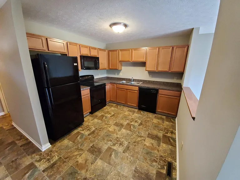 33426 Halle Ct — Photo 2