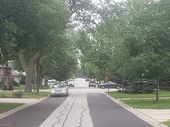 3rd image of 1316 S Vail Ave
