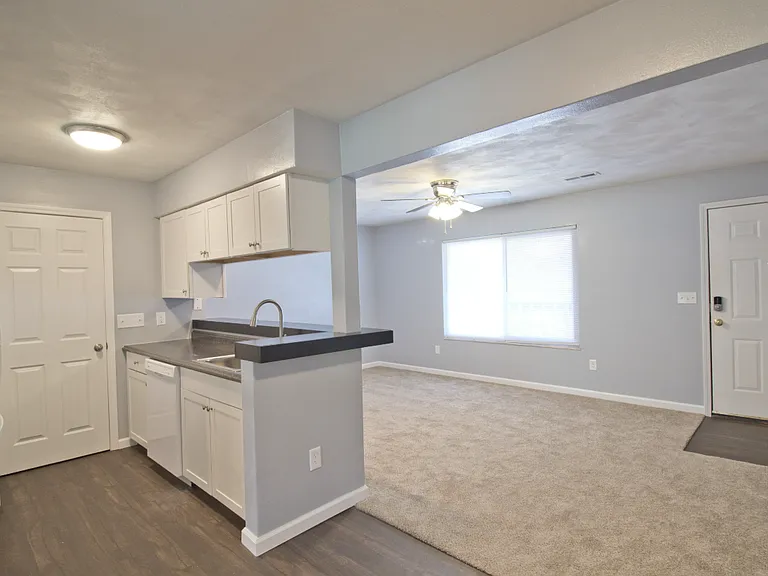 127 Dorset Ct — Photo 49