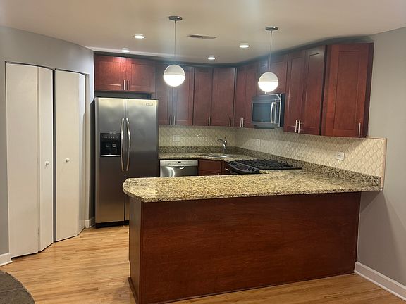 4th image of 160 W Burton Pl #2