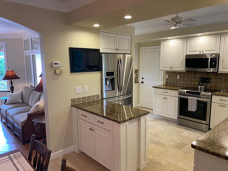 535 Flamevine Ln — Photo 8