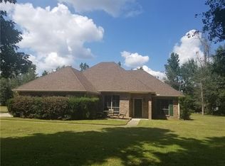 27345 Sycamore Dr, Lacombe, LA 70445