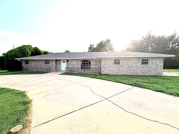 3rd image of 5502 SE Bishop Rd
