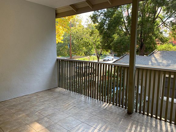 2nd image of 431 Hawthorne Ave #431