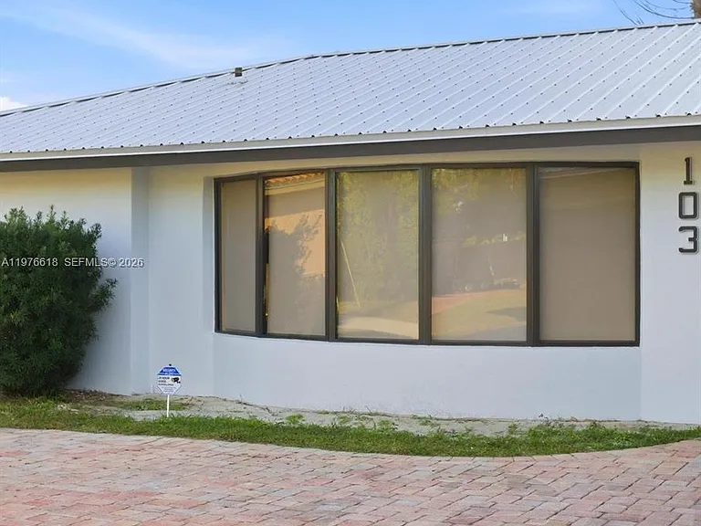 103 Tropicana Dr — Photo 37