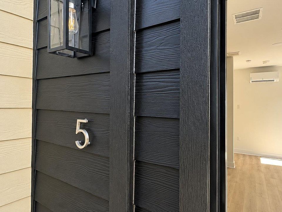 1st image of 605 E 55th St #5